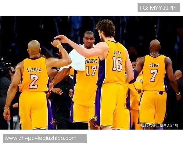 小牛与湖人第四场激战回顾精彩瞬间与关键时刻分析